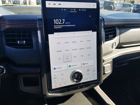 Used 2022 Ford Expedition Limited image 22