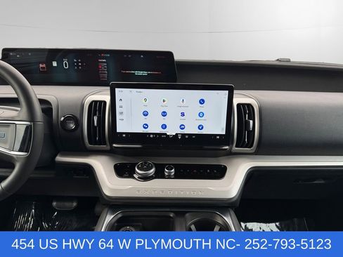 Used 2025 Ford Expedition Max Active AWD/4WD image 11