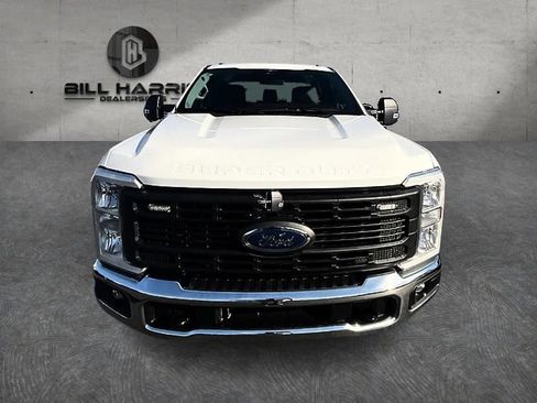 Used 2023 Ford F250 XL AWD/4WD image 2