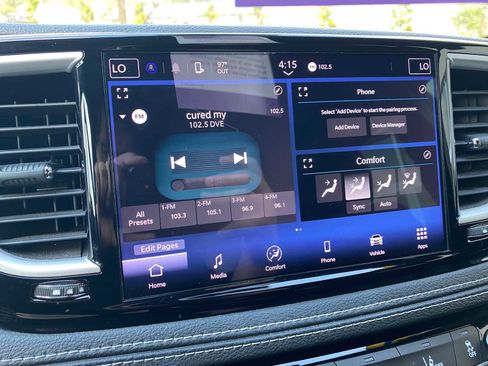 Used 2021 Chrysler Pacifica Touring w/ Uconnect Theater Family Group AWD/4WD image 20