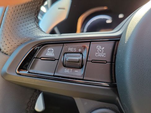 Used 2024 Alfa Romeo Giulia Veloce image 17