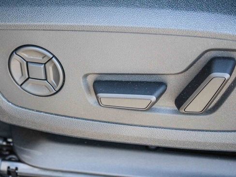 Used 2025 Audi Q3 2.0T Premium w/ Convenience Package AWD/4WD image 23