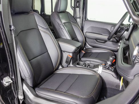 New 2026 Jeep Gladiator Sport AWD/4WD image 40