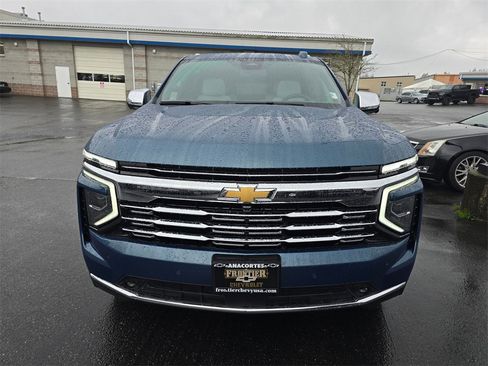 New 2025 Chevrolet Suburban Premier w/ Sun And Tow Package image 10