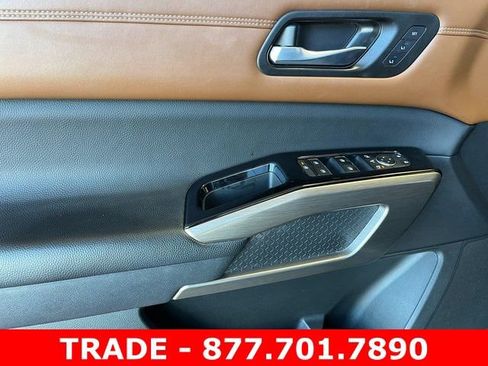 Used 2022 Nissan Pathfinder Platinum w/ Cargo Package image 9