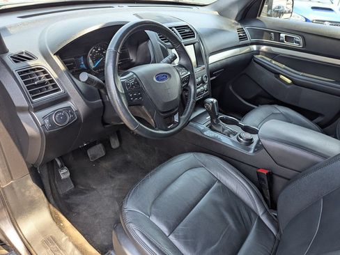 Used 2018 Ford Explorer XLT w/ Equipment Group 202A AWD/4WD image 24