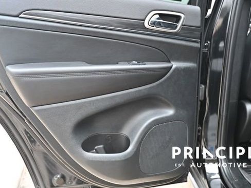 Used 2022 Jeep Grand Cherokee Limited w/ Trailer Tow Group IV image 26