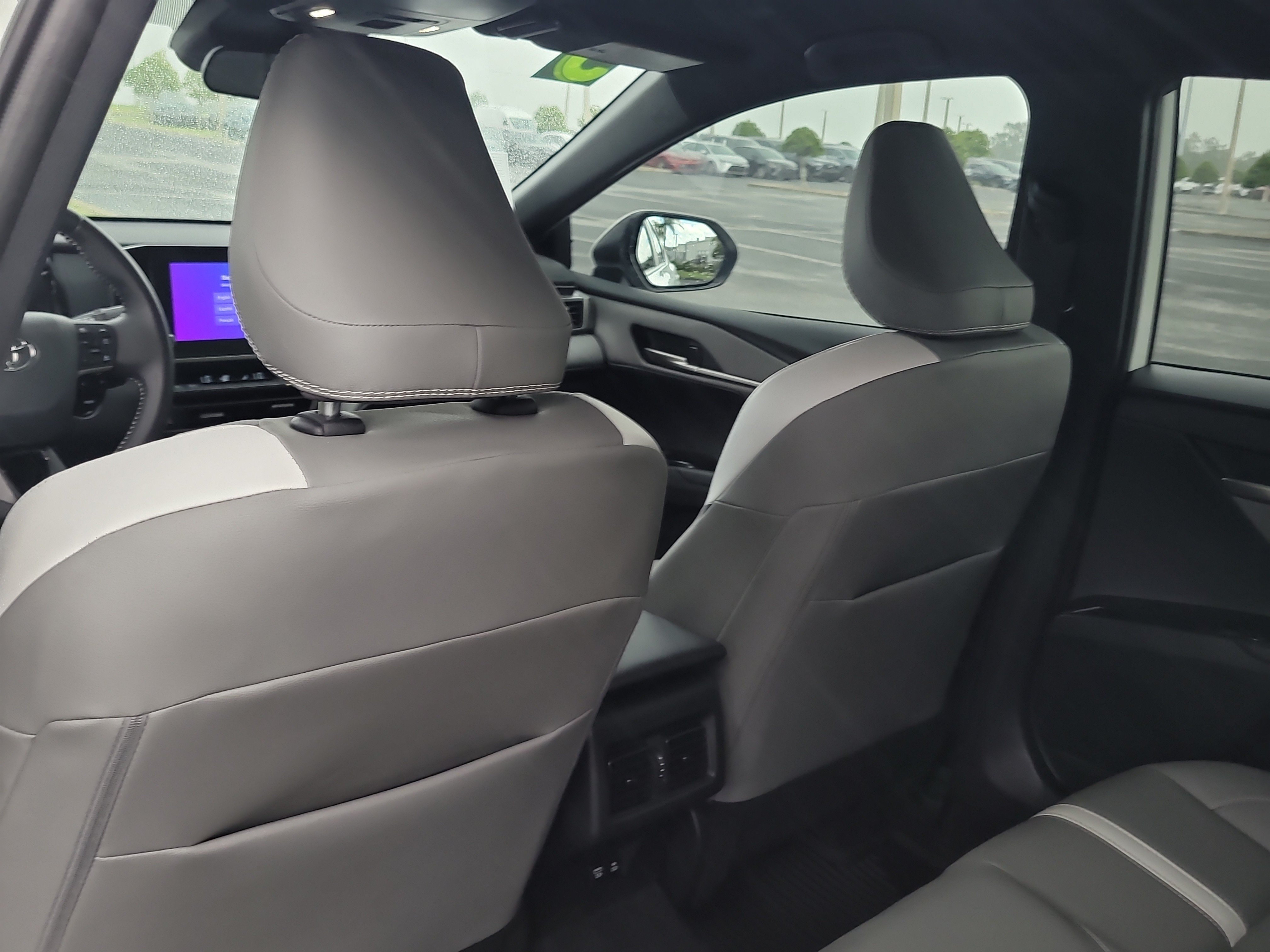 Used 2025 Toyota Camry SE FWD image 12