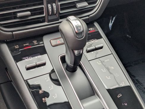 New 2026 Porsche Macan image 20