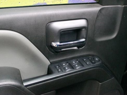 Used 2018 Chevrolet Silverado 1500 Custom w/ Custom Value Package AWD/4WD image 14