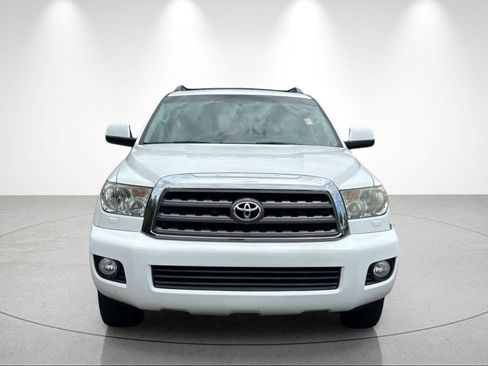 Used 2016 Toyota Sequoia SR5 RWD image 8