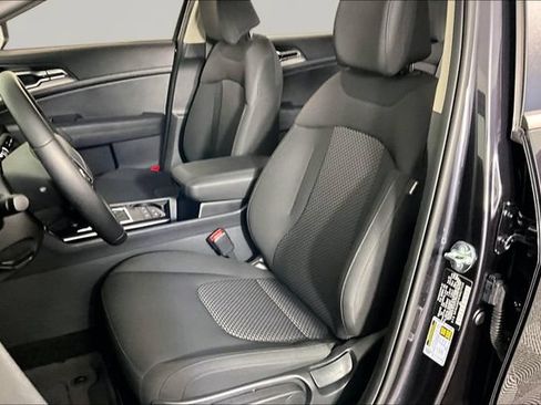 Certified 2026 Kia Sportage LX FWD image 20