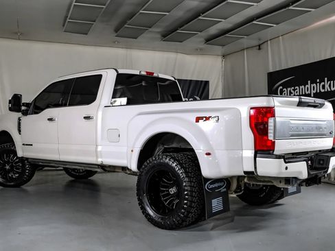 Used 2019 Ford F350 Platinum w/ Platinum Ultimate Package AWD/4WD image 11