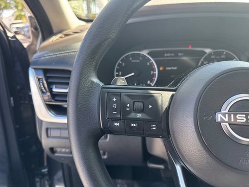 Certified 2022 Nissan Rogue SV FWD image 24
