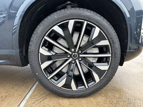 New 2026 Volvo XC90 T8 Plus w/ Protection Package Premier image 9