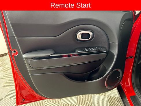 Used 2016 Kia Soul ! w/ Premium Package FWD image 12