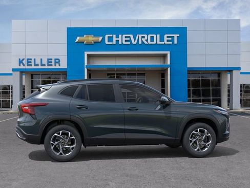 New 2026 Chevrolet Trax LT w/ Sunroof Package image 5