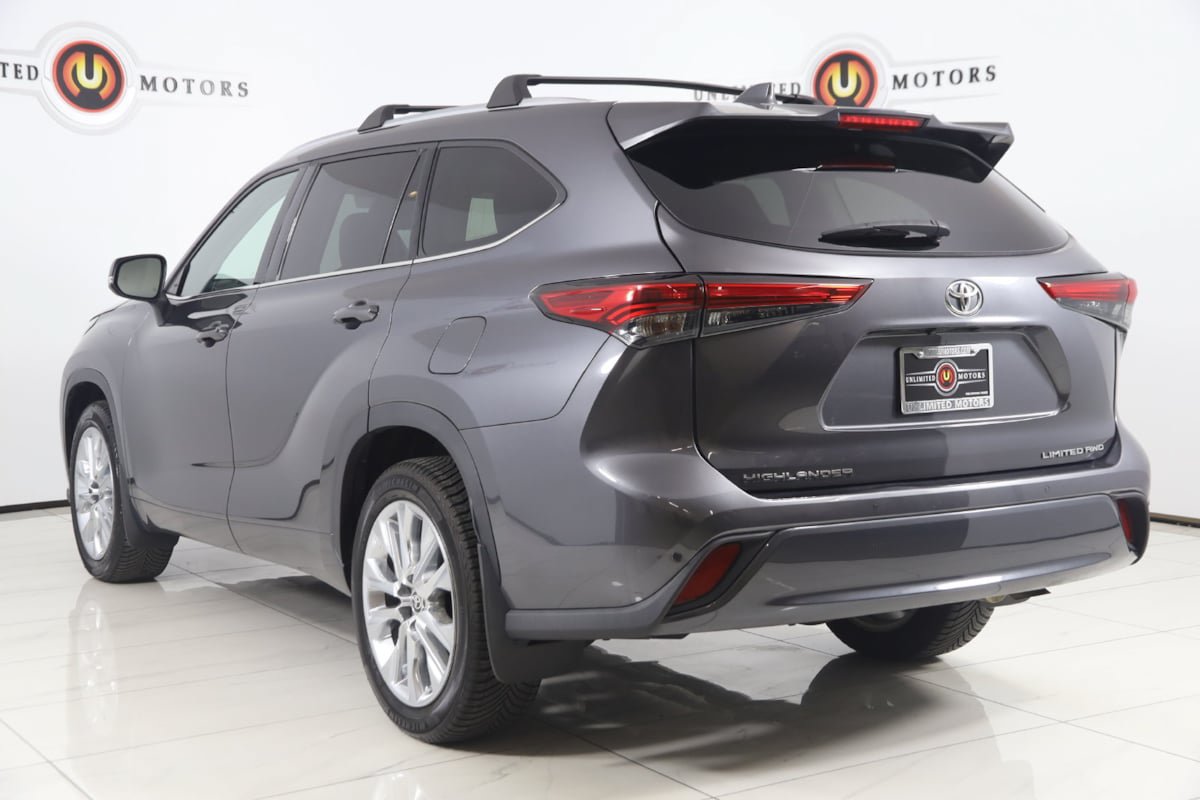 Used 2023 Toyota Highlander Limited AWD/4WD image 4
