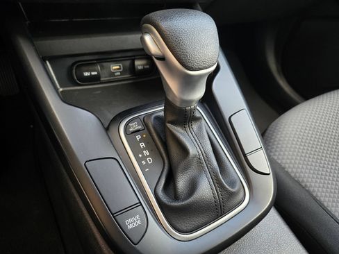 Used 2023 Kia Soul LX w/ Option Group 015 FWD image 19