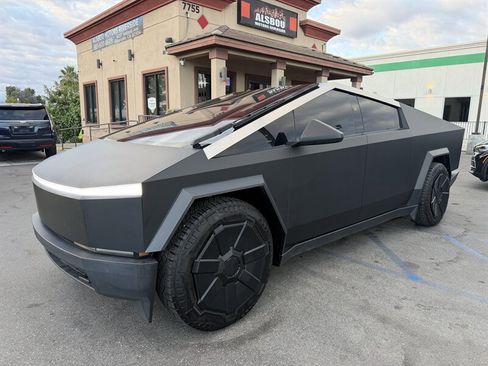 Used 2024 Tesla Cybertruck AWD Crew Cab image 1