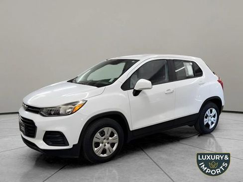 Used 2017 Chevrolet Trax LS w/ Fleet Convenience Package image 1