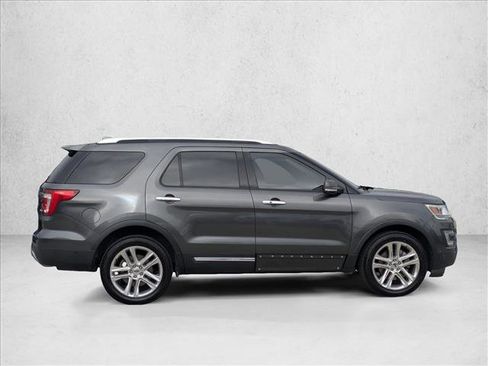 Used 2017 Ford Explorer Limited w/ Equipment Group 301A image 4