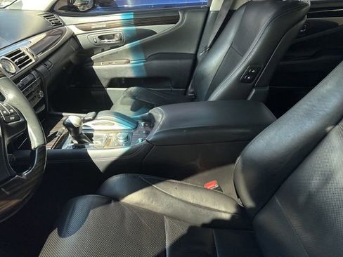 Used 2016 Lexus LS 460 AWD w/ Comfort Package image 10