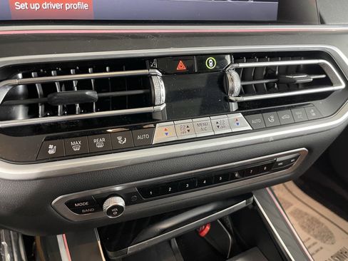 Used 2022 BMW X7 xDrive40i w/ M Sport Package image 14