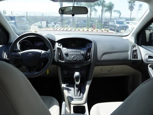 Used 2015 Ford Focus SE FWD image 26