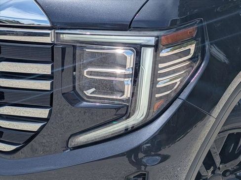 Used 2023 GMC Sierra 1500 SLT w/ SLT Convenience Package RWD image 9