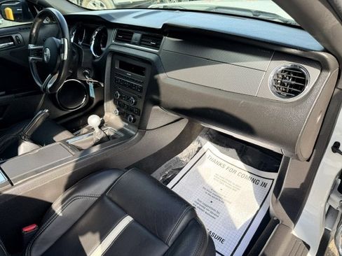 Used 2010 Ford Mustang GT RWD image 14