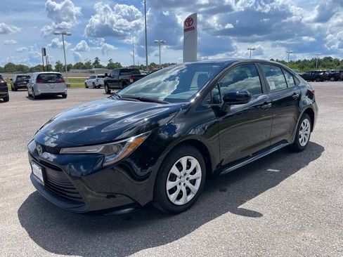 New 2026 Toyota Corolla LE FWD image 3
