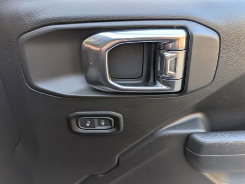 Used 2025 Jeep Wrangler Unlimited Rubicon 4xe w/ Convenience Group image 20