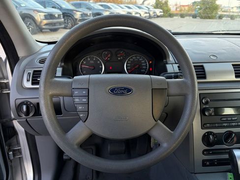 Used 2005 Ford Five Hundred SE image 15