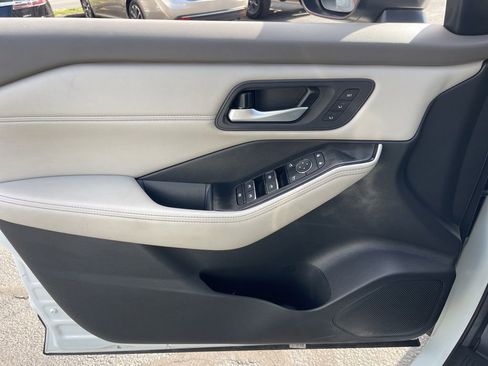 Certified 2023 Nissan Rogue SL w/ SL Premium Package image 9