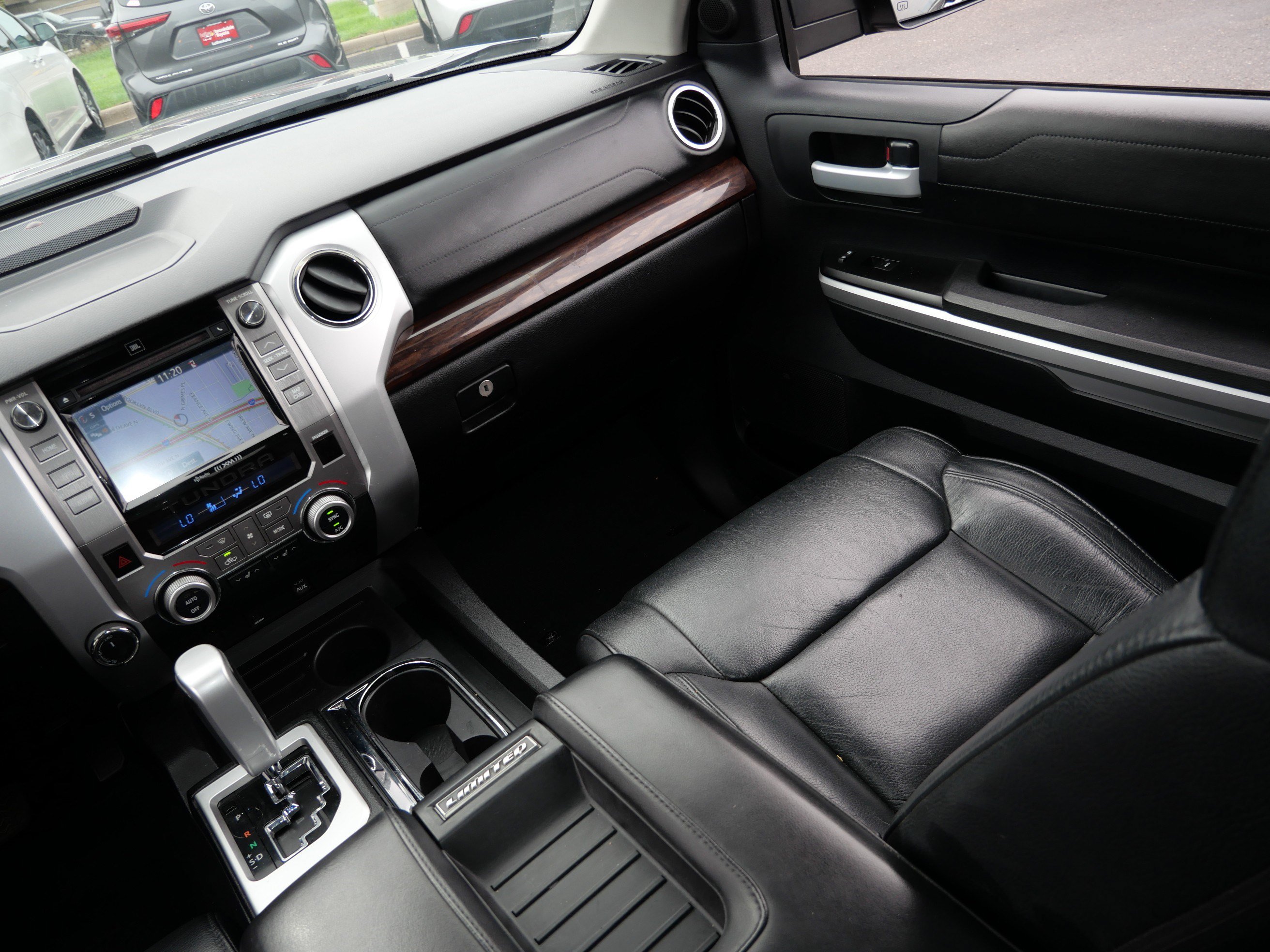 Used 2015 Toyota Tundra Limited w/ Limited Premium Package AWD/4WD image 11