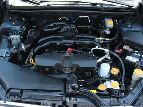 Used 2013 Subaru Impreza 2.0i AWD/4WD image 24