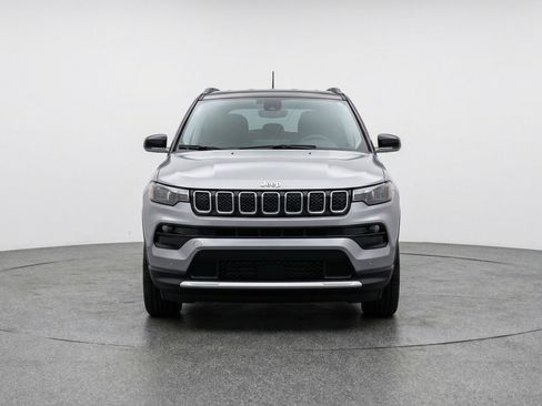 Used 2025 Jeep Compass Limited image 2
