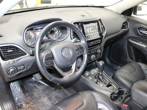 Used 2019 Jeep Cherokee Limited image 22