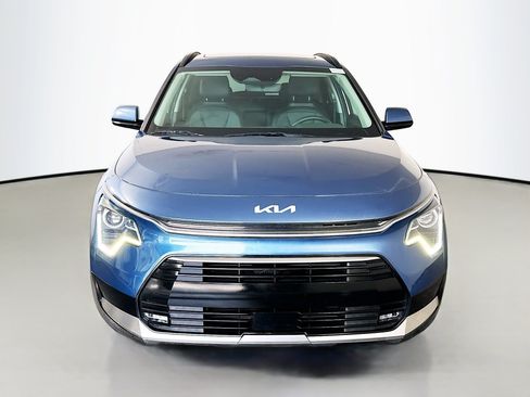Used 2024 Kia Niro EX Touring FWD image 2