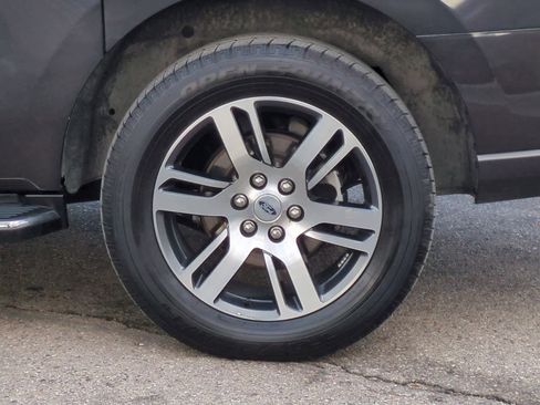 Used 2023 Ford Expedition Max Limited image 14