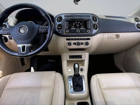 Used 2013 Volkswagen Tiguan SE FWD image 16