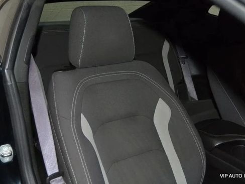 Used 2017 Chevrolet Camaro LT w/ Technology Package RWD image 12