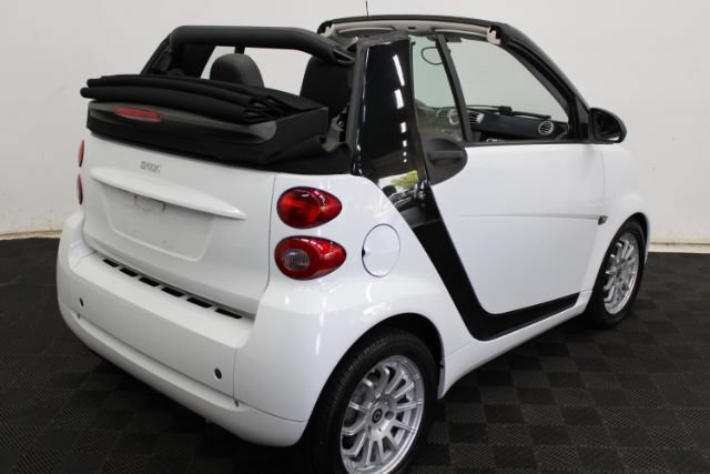 Used 2012 smart fortwo passion RWD image 6