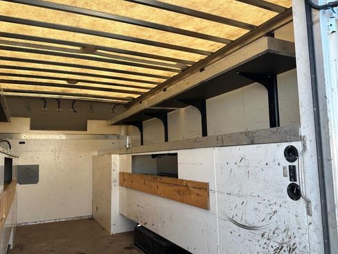 Used 2019 Ford E-450 and Econoline 450 Super Duty w/ Power Windows & Locks Group image 26