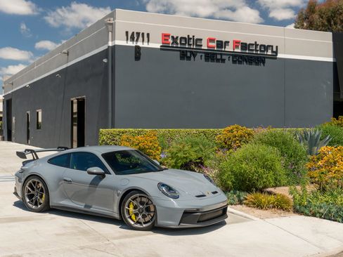 Used 2023 Porsche 911 GT3 RWD image 1