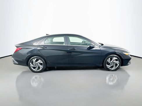 Certified 2024 Hyundai Elantra Limited FWD image 4