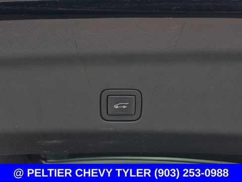 Used 2023 GMC Yukon SLT AWD/4WD image 9
