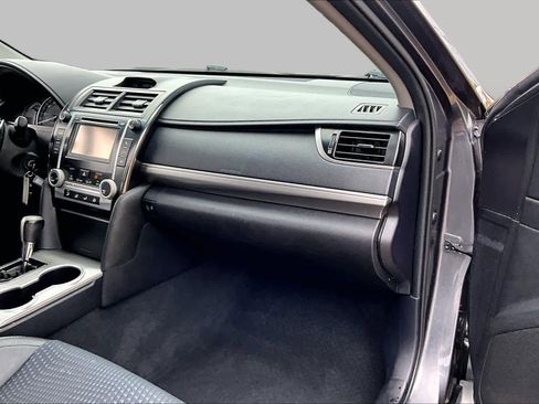 Used 2012 Toyota Camry SE FWD image 17