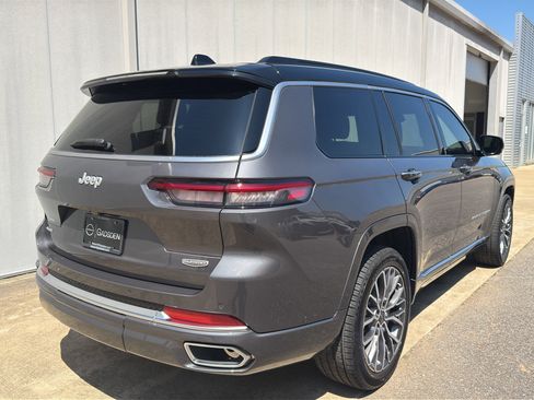 Used 2025 Jeep Grand Cherokee L Summit AWD/4WD image 3